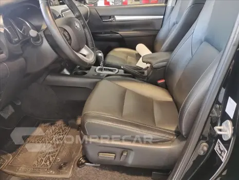 HILUX 2.8 D-4D TURBO DIESEL CD SRX 4X4 AUTOMÁTICO
