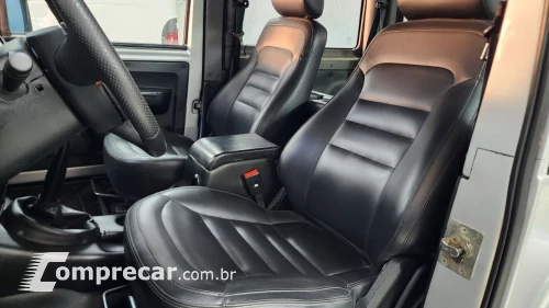T-4 4x4 3.0 TB Int. Cap. Rígida Diesel