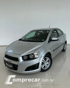 CHEVROLET SONIC 1.6 LT Sedan 16V 4 portas