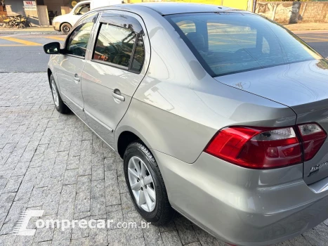 VOYAGE 1.0 MI 8V