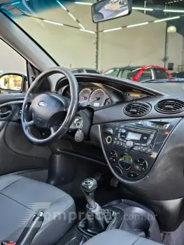 Focus Ghia Sed. 2.0 16V/ 2.0 16V Flex 4p