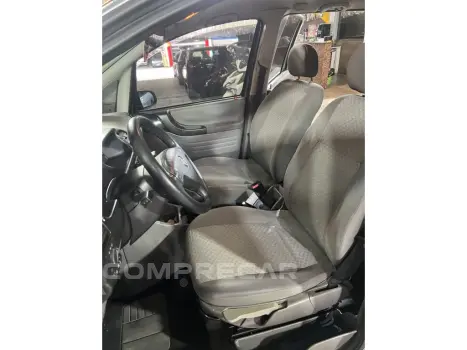 ZAFIRA 2.0 MPFI EXPRESSION 8V FLEX 4P AUTOMÁTICO