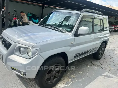 Mitsubishi PAJERO TR4 2.0 4X4 16V 140CV FLEX 4P AUTOMÁTICO 4 portas