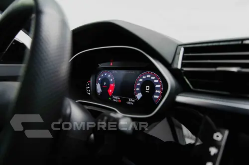 Q3 2.0 40 TFSI Performance Black Quattro
