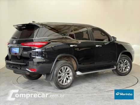 HILUX 2.8 D-4D TURBO DIESEL CD SRX 4X4 AUTOMÁTICO