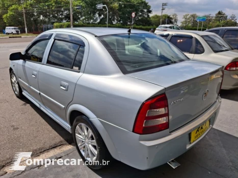ASTRA 2.0 MPFI Advantage Sedan 8V