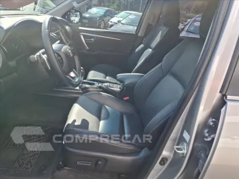 HILUX SW4 2.8 D-4D TURBO DIESEL SRX PLATINUM 7L 4