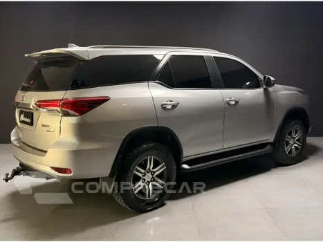 HILUX SW4 2.7 SRV 7 LUGARES 4X2 16V FLEX 4P AUTOMÁTICO