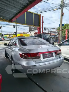 AZERA 3.3 MPFI GLS Sedan V6 24V