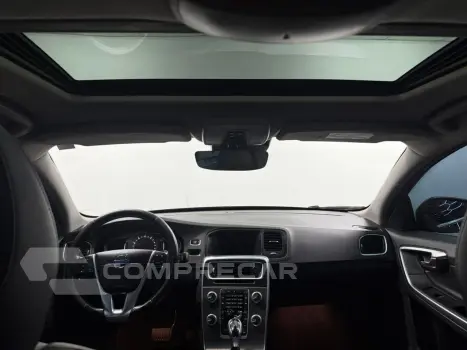 S60 T-5 MOMENTUM 2.0 245cv 4p