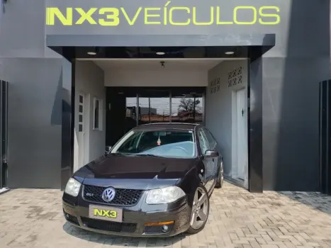 Volkswagen BORA 2.0 MI 8V GASOLINA 4P MANUAL 4 portas