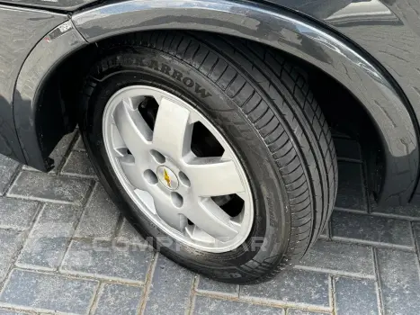 CORSA 1.4 MPFI Premium Sedan 8V