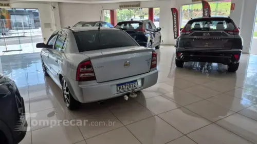 ASTRA 2.0 MPFI Advantage Sedan 8V