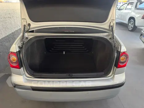 POLO SEDAN 1.6 MI 8V