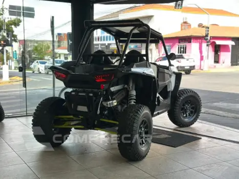 RZR XP 1000 EPS 4X4 (UTV)