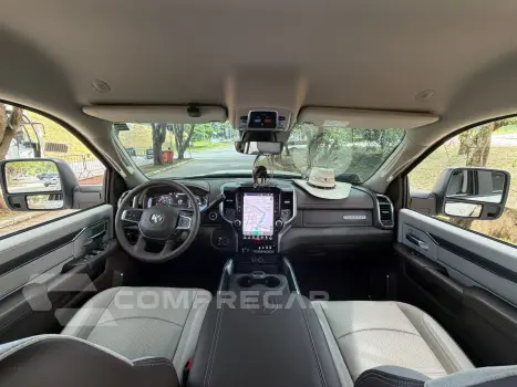 2500 6.7 I6 Turbo Laramie CD 4X4