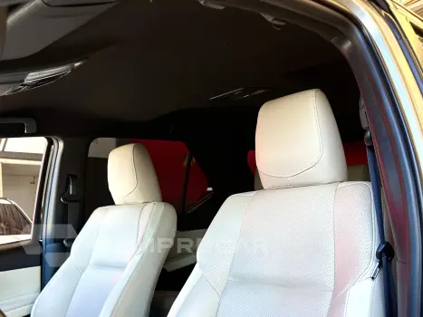 HILUX SW4 2.8 D-4D TURBO DIESEL DIAMOND 7L 4X4 AUTOMÁTICO
