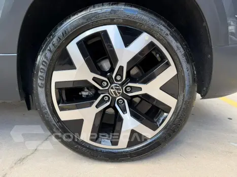 Taos 1.4 250 Tsi Total Flex Highline Automático