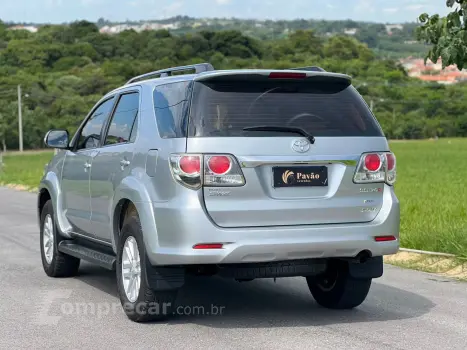 HILUX SW4 3.0 SRV 4X4 7 Lugares 16V Turbo Intercooler