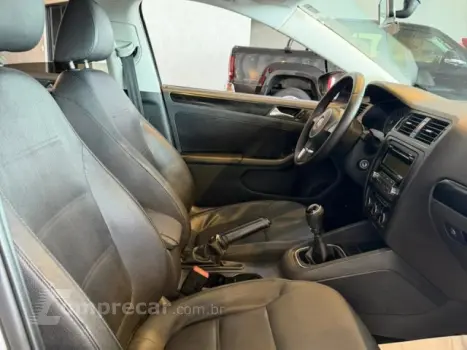 JETTA - 2.0 COMFORTLINE 4P MANUAL