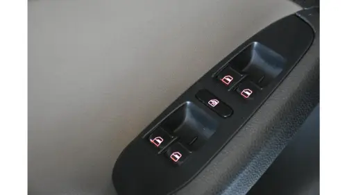 JETTA - 2.0 COMFORTLINE 4P MANUAL