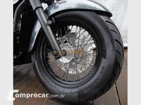 VULCAN 900 CLASSIC