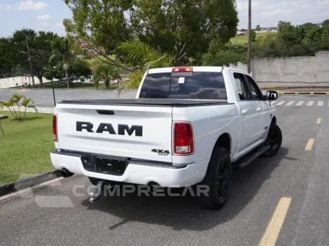 CLASSIC 5.7 V8 GASOLINA LARAMIE NIGHT EDITION CD 4X4 AUTOMÁT