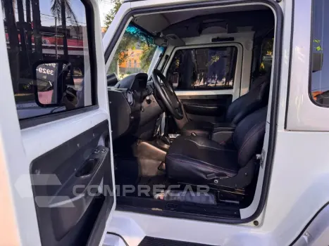 T-4 4x4 3.0 TB Int. Cap. Rígida Diesel