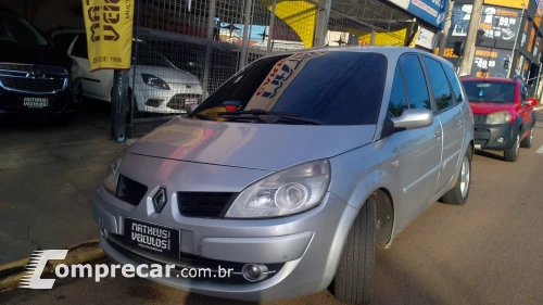 Renault Scenic 4 portas