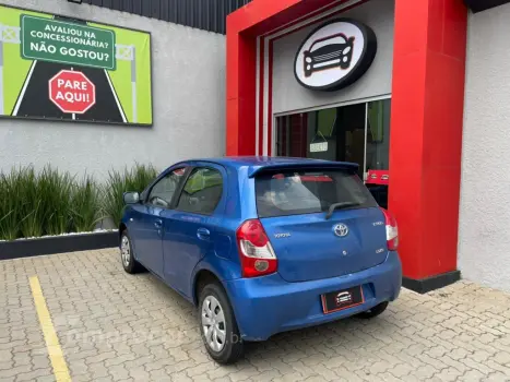ETIOS 1.3 XS 16V FLEX 4P MANUAL