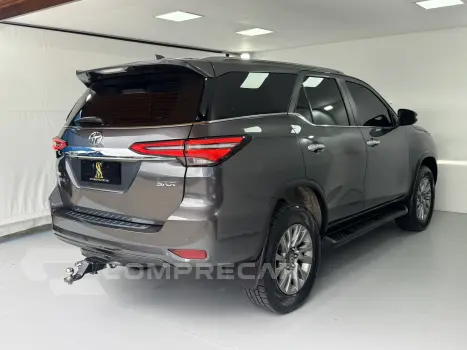 HILUX SW4 2.8 D-4d Turbo SRX 7L 4X4