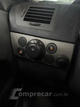 VECTRA 2.0 MPFI Expression 8V