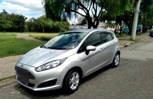 FORD NEW FIESTA LE 1.5 hatch 16V 4 portas