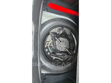 V40 2.0 T4 KINETIC GASOLINA 4P AUTOMÁTICO