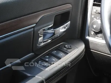 CLASSIC 5.7 V8 GASOLINA LARAMIE NIGHT EDITION CD 4X4 AUTOMÁT