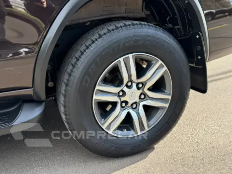 HILUX SW4 2.7 SRV 7 Lugares 4X2 16V
