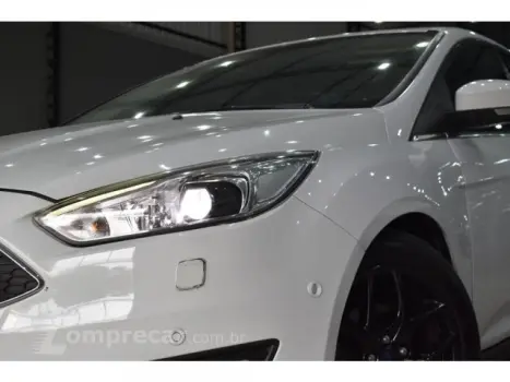 FOCUS HATCH - 2.0 TITANIUM 16V 4P POWERSHIFT