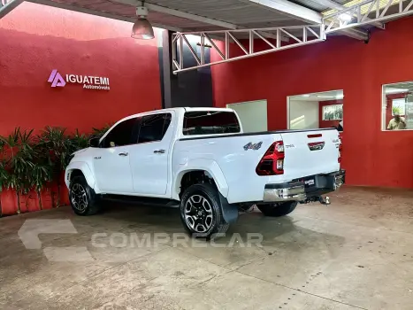 HILUX 2.8 D-4D TURBO DIESEL CD SRX PLUS 4X4 AUTOMÁTICO