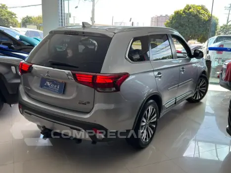 OUTLANDER HPE-S 2.2 Diesel 4x4 Aut.