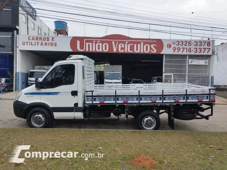 IVECO Daily 35s14 + Carroceria (caminhonete) 2 portas