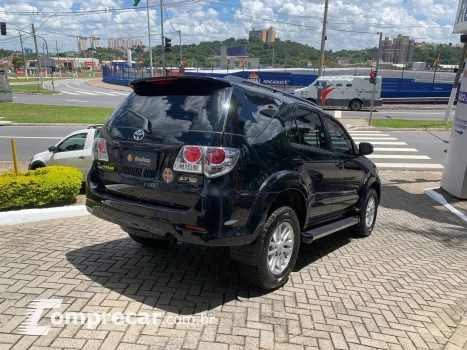 Hilux SW4 SR 4x2 2.7/ 2.7 Flex 16V Aut.