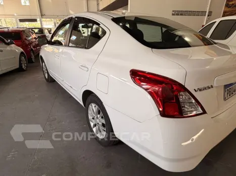 Versa Sedan 1.6 16V 4P FLEX SV