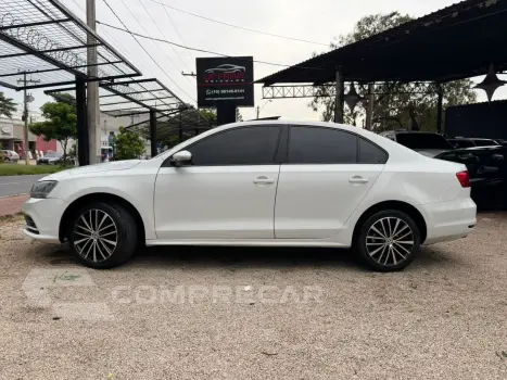 JETTA 2.0 COMFORTLINE FLEX 4P TIPTRONIC