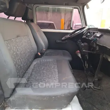 Kombi 1.6 STD 9 LUGARES