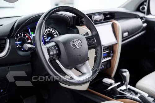 Hilux SW4 SRX Diamo. 4x4 2.8 TB Die Aut.