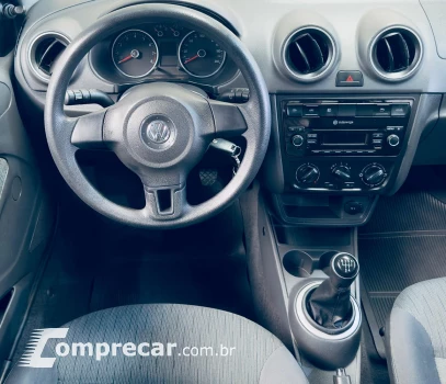 Volkswagen VOYAGE 1.6 MI Comfortline 8V 4 portas