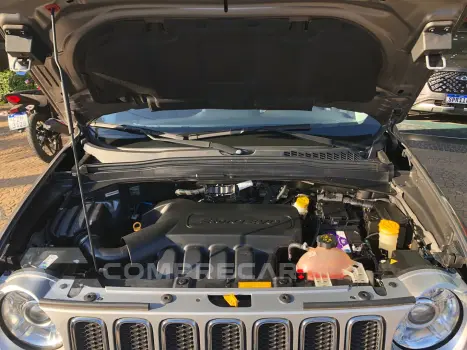Renegade 1.8 16V Flex Limited 4P Automático