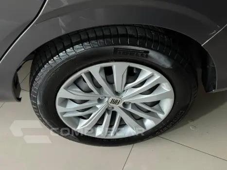 CRONOS DRIVE 1.3 8V Flex Aut.