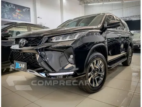 Toyota HILUX SW4 2.8 D-4D TURBO DIESEL DIAMOND 7L 4X4 AUTOMÁTICO 4 portas