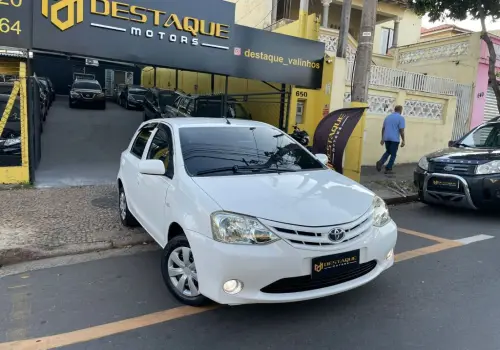 Toyota ETIOS X 1.3 Flex 16V 5p Mec. 4 portas